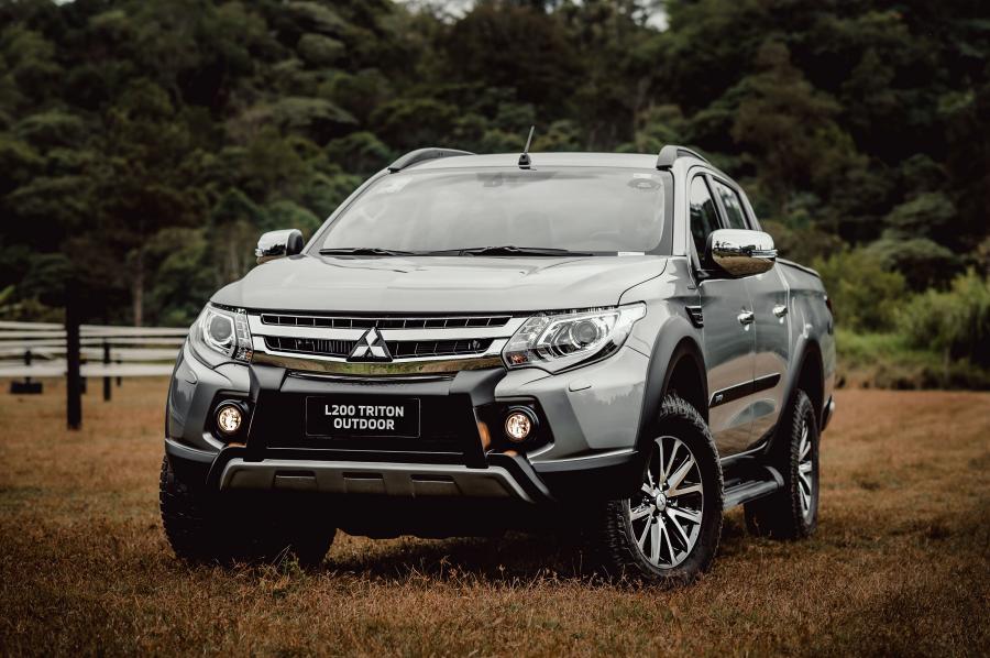  Mitsubishi L200 Triton HPE-S Outdoor 2020 года  (LA) (фото 4 из 18)